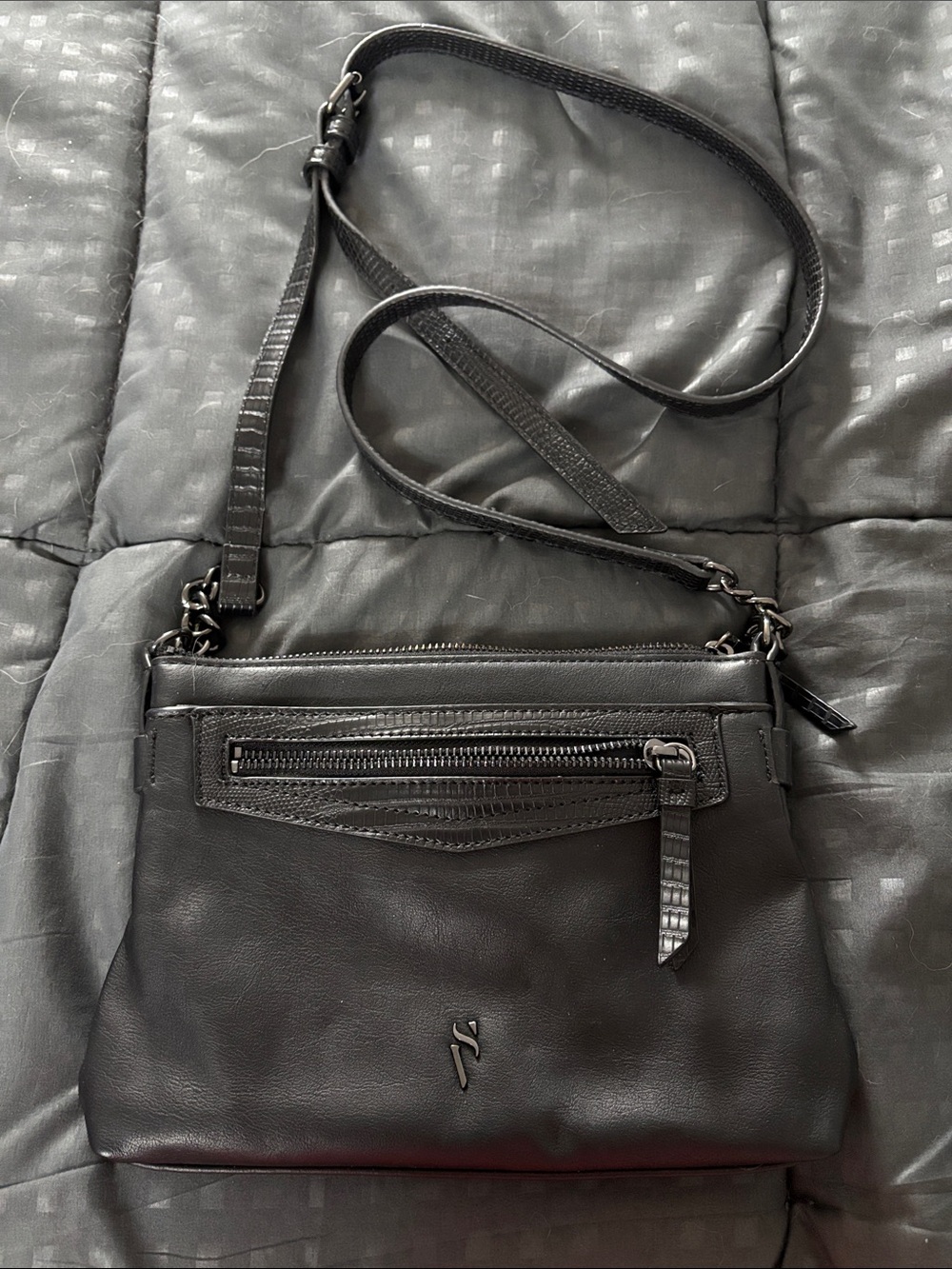 Simply Vera Vera Wang Black Leather Crossbody Bag